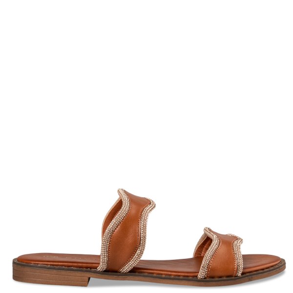 FLAT SANDALS