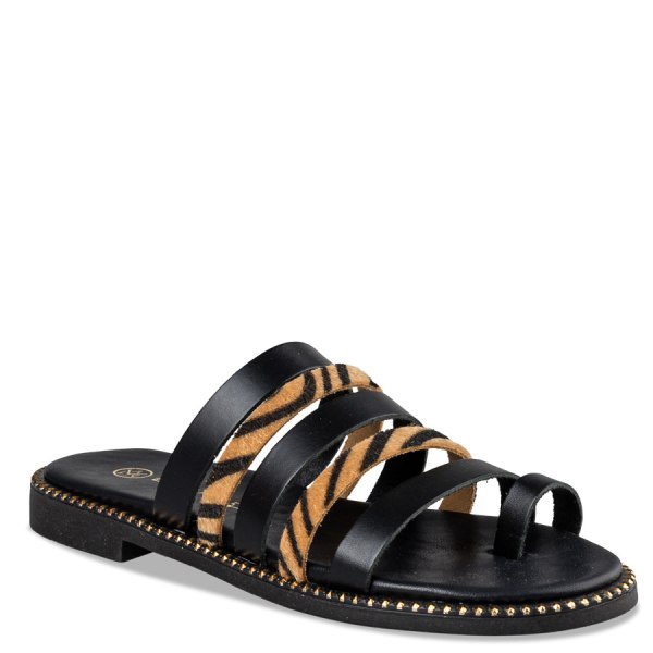 FLAT SANDALS