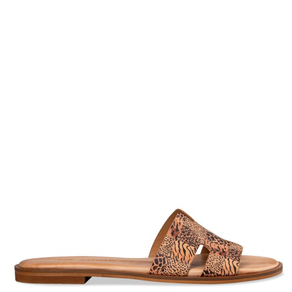 FLAT SANDALS