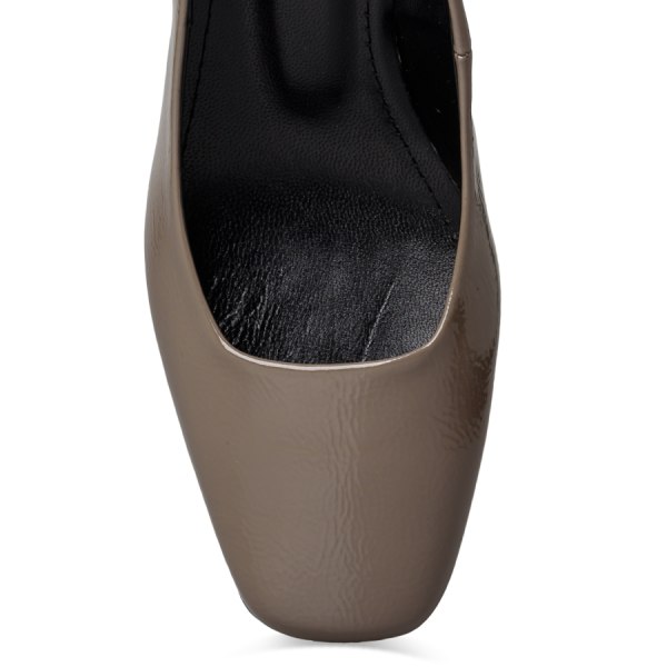 LOW HEEL PUMPS φωτογραφία