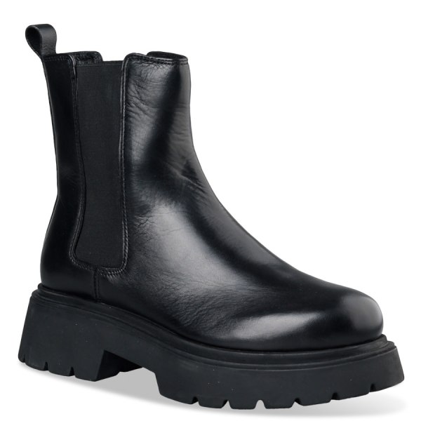CHELSEA BOOTS