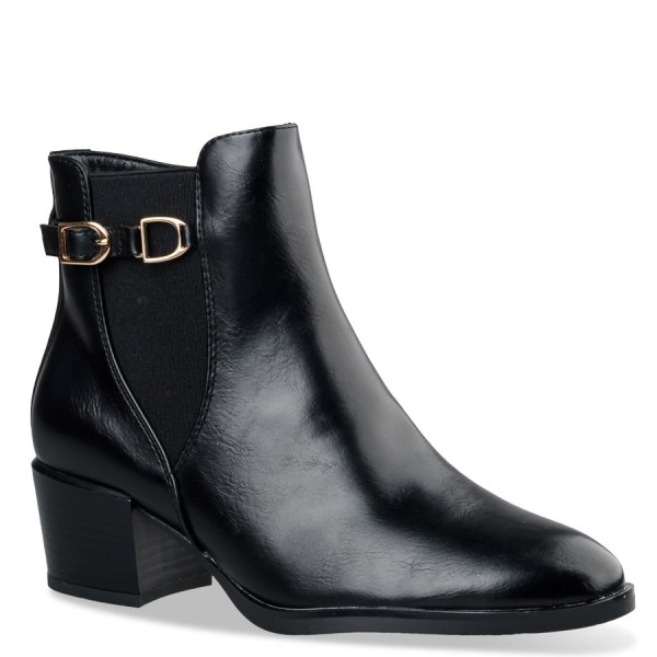 ANKLE BOOTS