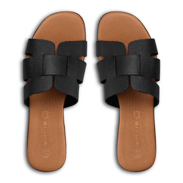 FLAT SANDALS