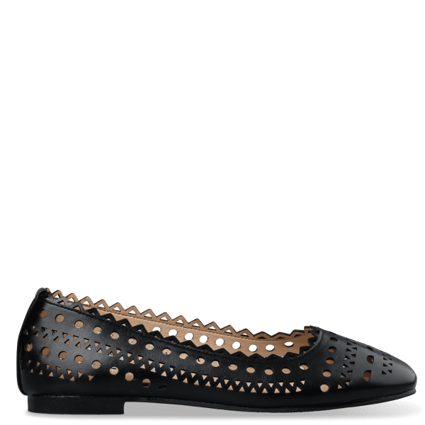 CUT-OUT DETAILED BALLET FLATS