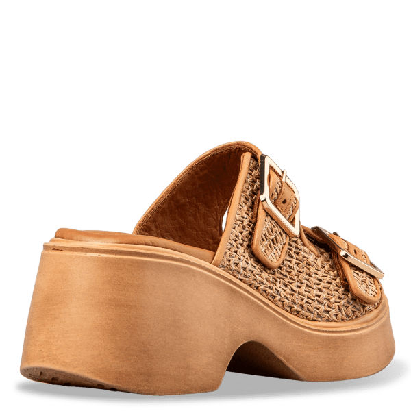 PLATFORM HEEL MULES φωτογραφία