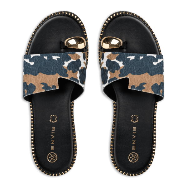 FLAT SANDALS