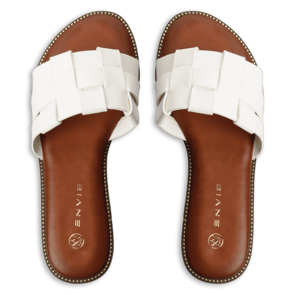 FLAT SANDALS