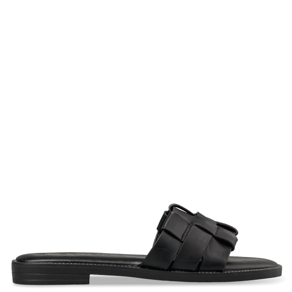 FLAT SANDALS