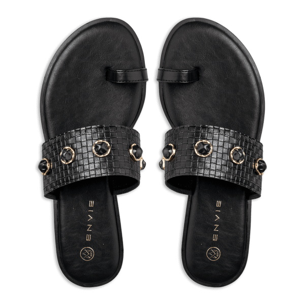 FLAT SANDALS