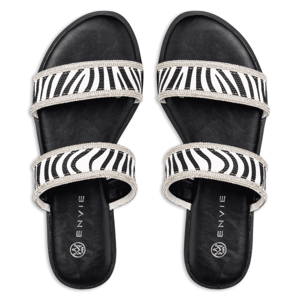 FLAT SANDALS
