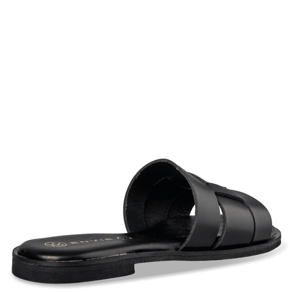 FLAT SANDALS
