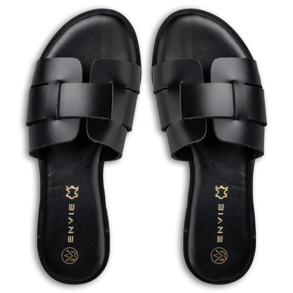 FLAT SANDALS