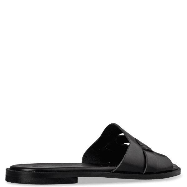FLAT SANDALS