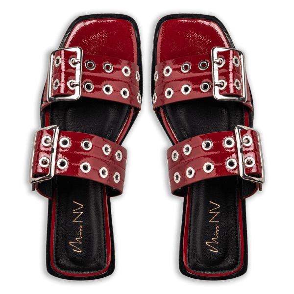 FLAT SANDALS