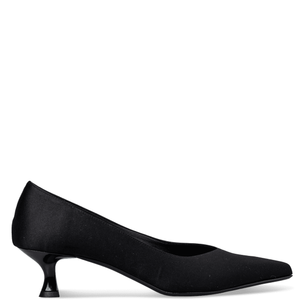 KITTEN HEEL PUMPS