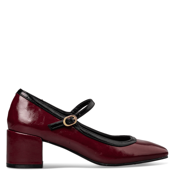 MARY JANE LOW PUMPS
