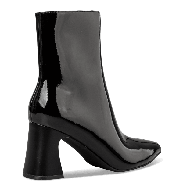 SHINY POINTY BOOTIES φωτογραφία