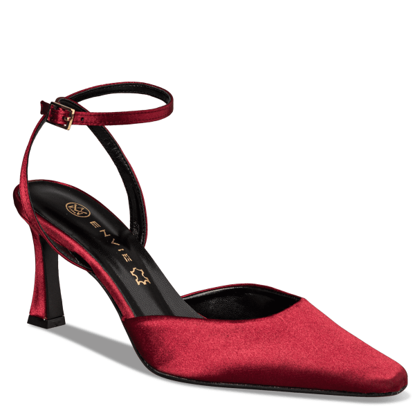 SLINGBACK PUMPS