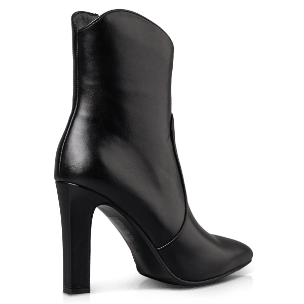 POINTED BOOTIES φωτογραφία
