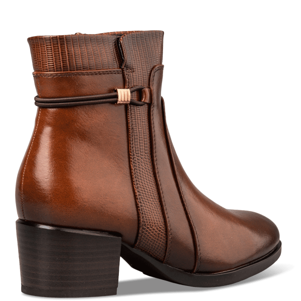 LOW-HEEL BOOTIES φωτογραφία