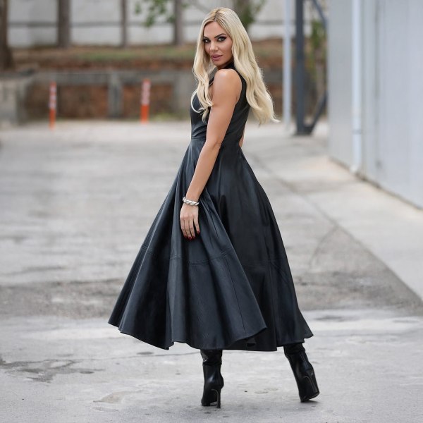 POINTED TOE BOOTS φωτογραφία