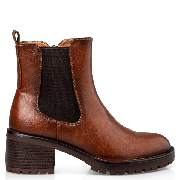 CHELSEA BOOTS