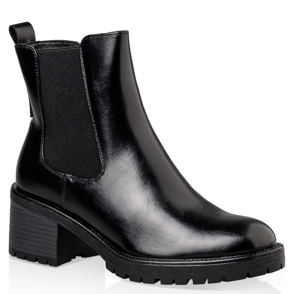CHELSEA BOOTS