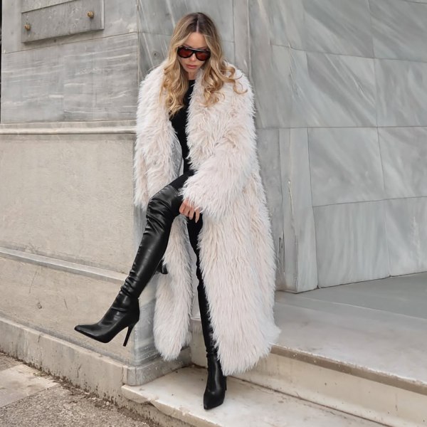 OVER THE KNEE BOOTS φωτογραφία