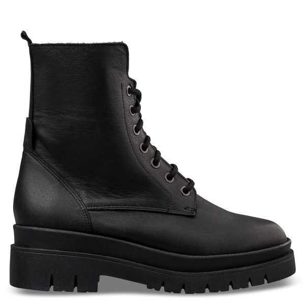 COMBAT BOOTS