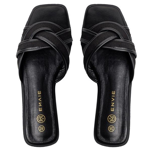 FLAT SANDALS