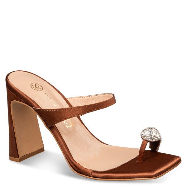 SLIM BLOCK HEEL MULES