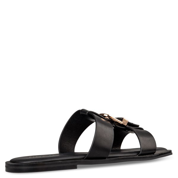 FLAT SANDALS