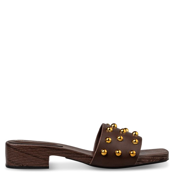 STUDDED CLOGS