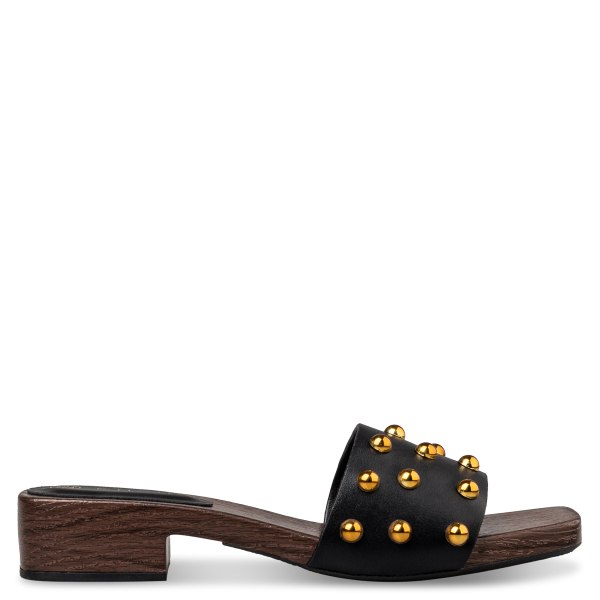 STUDDED CLOGS