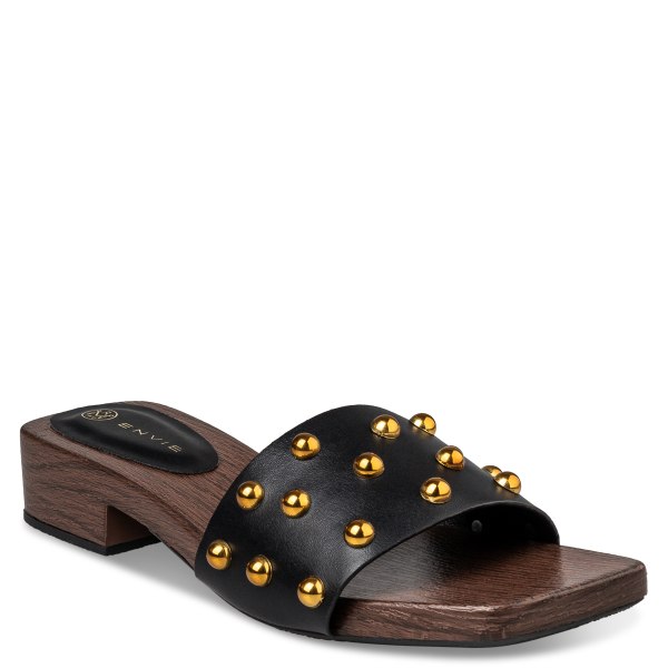 STUDDED CLOGS