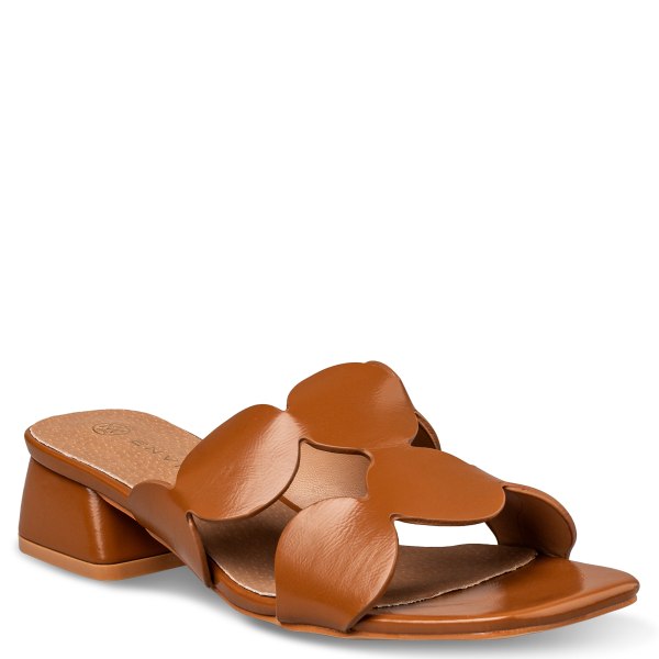 LOW-HEEL MULES