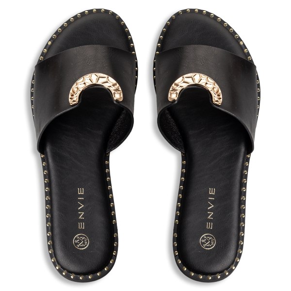 FLAT SANDALS