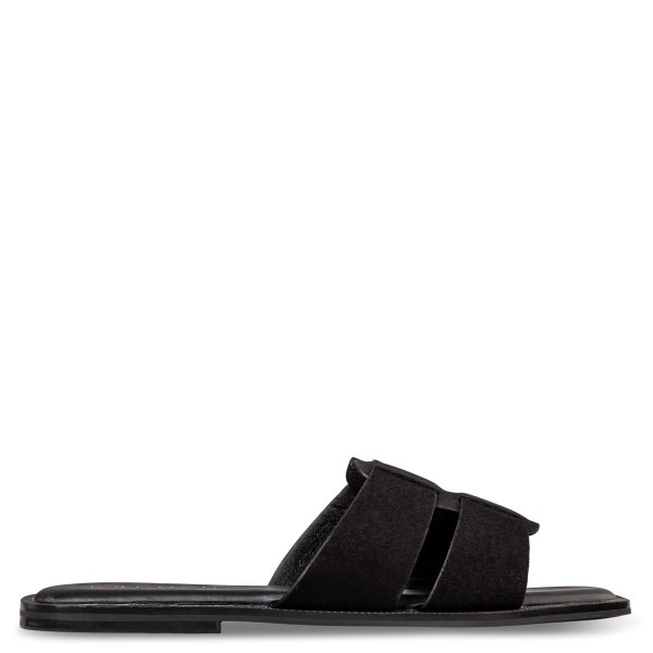 FLAT SANDALS