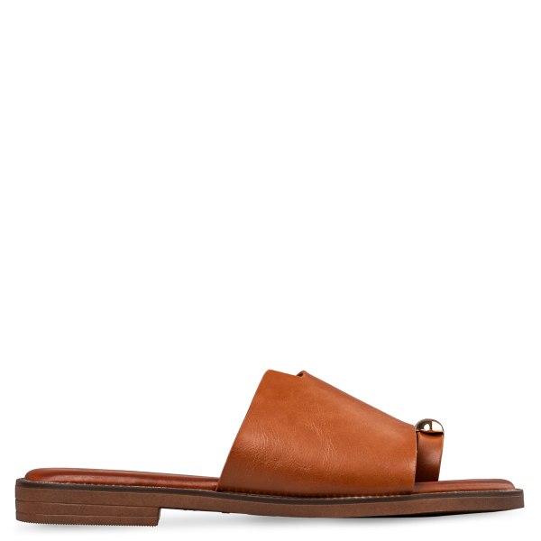 FLAT SANDALS