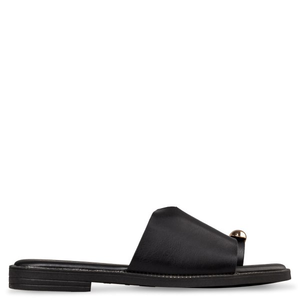 FLAT SANDALS