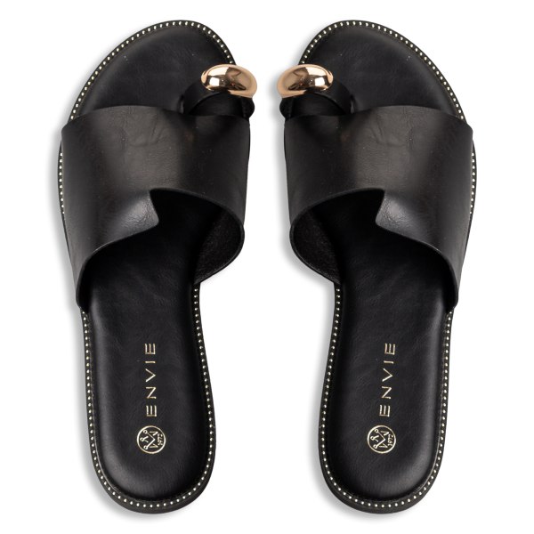 FLAT SANDALS