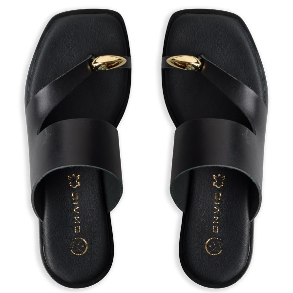 FLAT SANDALS