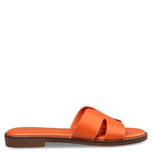 FLAT SANDALS
