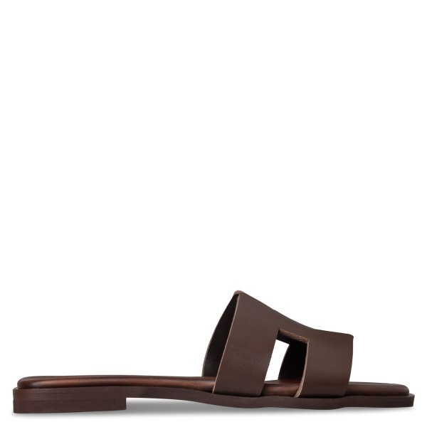 FLAT SANDALS