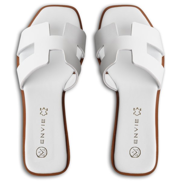 FLAT SANDALS