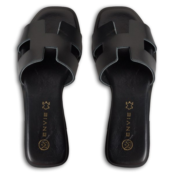 FLAT SANDALS