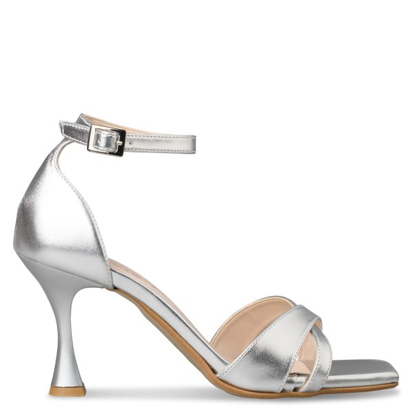 Envie Shoes FLARED HEEL SANDALS