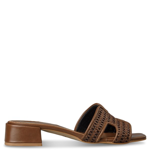 LOW-HEEL MULES