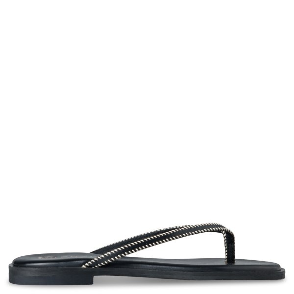 FLAT SANDALS
