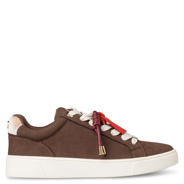 LOW TOP SNEAKERS